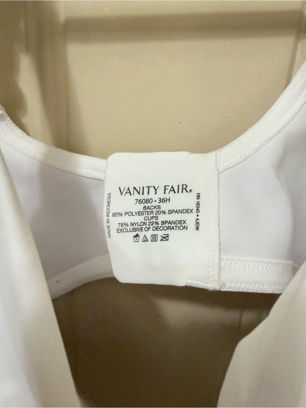 Vanity Fair Beauty Back Minimizer Bra in Star White  Size 36 H